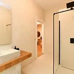 Large Apartment, Chic And Cozy -