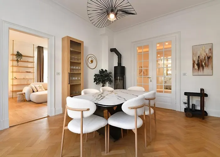 Apartament Large Apartment, Chic And Cozy - *