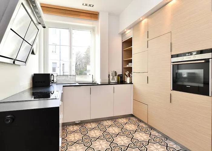 Large Apartment, Chic And Cozy -