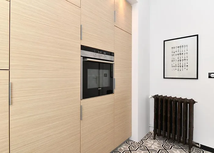 Large Apartment, Chic And Cozy - *